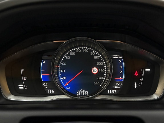 Volvo XC60 23 of 29