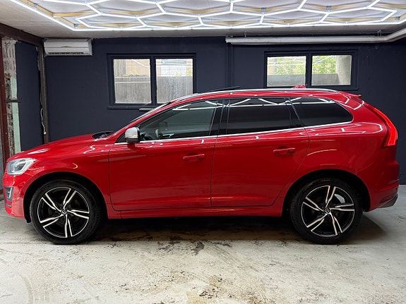 Volvo XC60 2 of 29