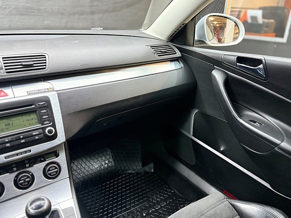 Volkswagen Passat 19 of 20