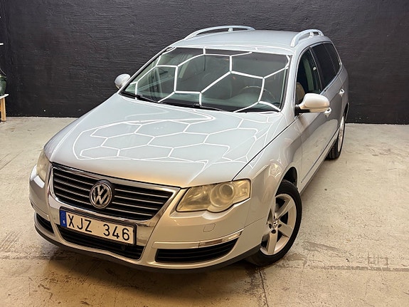 Volkswagen Passat 2 of 20