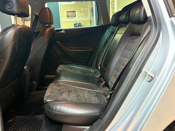 Volkswagen Passat 10 of 20