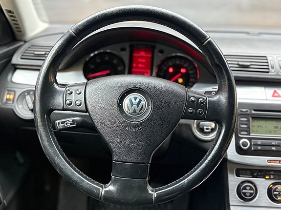 Volkswagen Passat 12 of 20