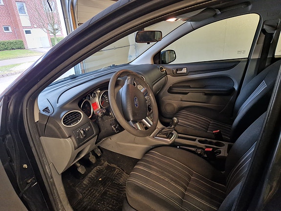 Ford Focus 5 of 8