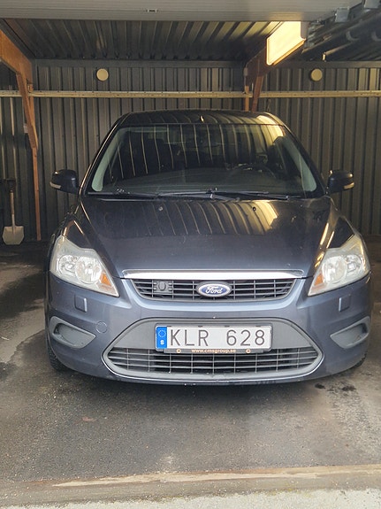 Ford Focus 2 of 8