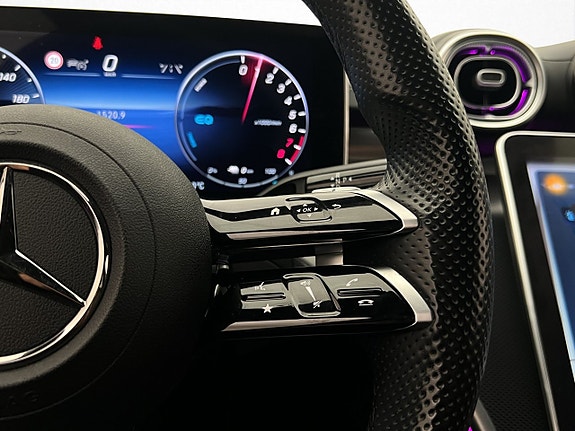 Mercedes-Benz C300 28 of 30