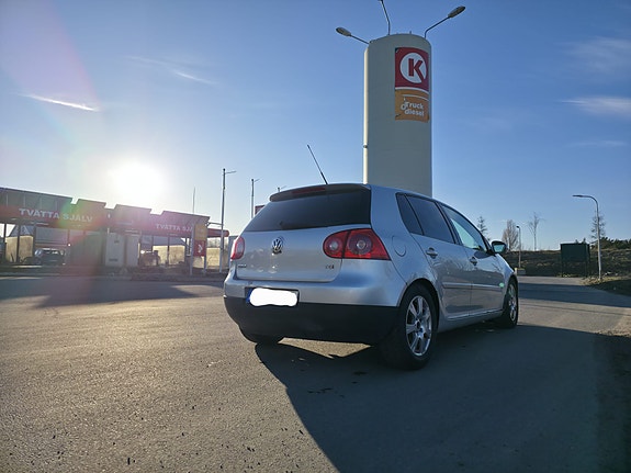 Volkswagen Golf V 9 of 10