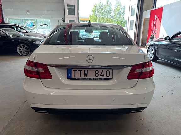 Mercedes-Benz E220 6 of 10