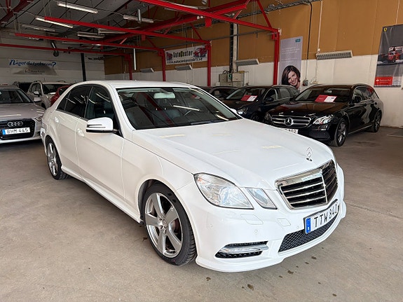 Mercedes-Benz E220 3 of 10