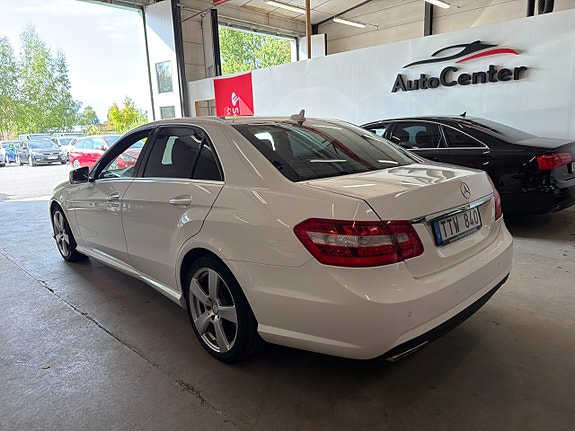Mercedes-Benz E220 5 of 10