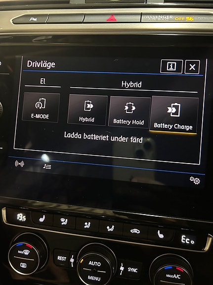 Volkswagen Passat 19 of 21