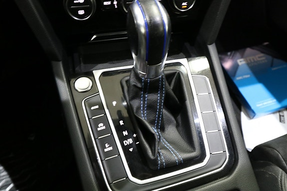 Volkswagen Passat 14 of 21