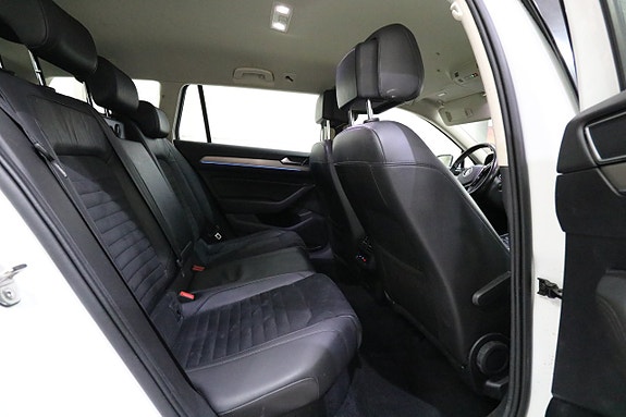 Volkswagen Passat 18 of 21