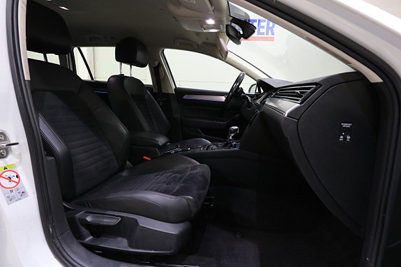 Volkswagen Passat 8 of 21