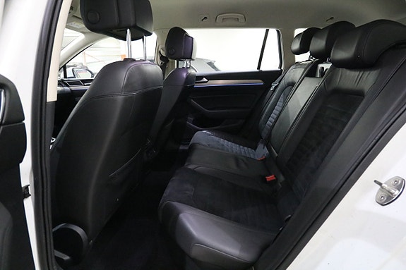 Volkswagen Passat 17 of 21