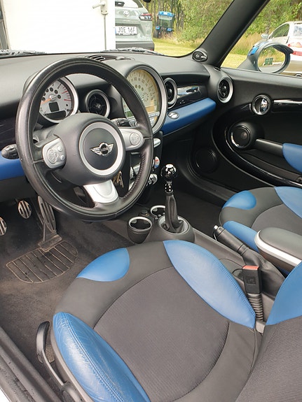 MINI Cooper S 4 of 6