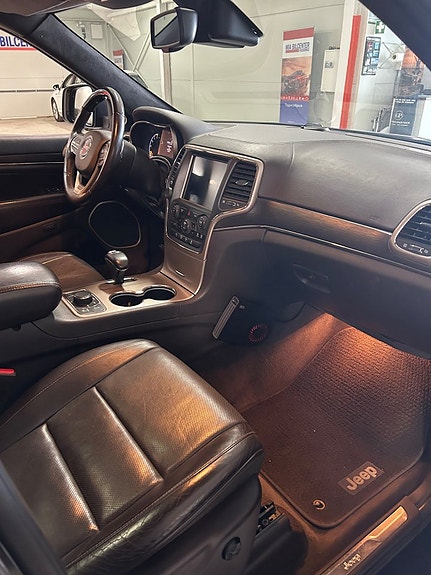 Jeep Grand Cherokee 17 of 20