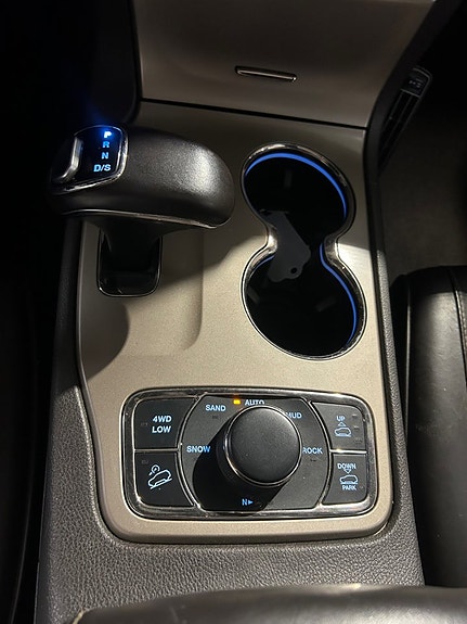 Jeep Grand Cherokee 16 of 20