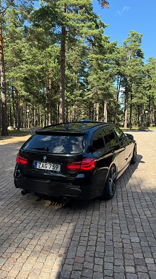 BMW 340i 4 of 5