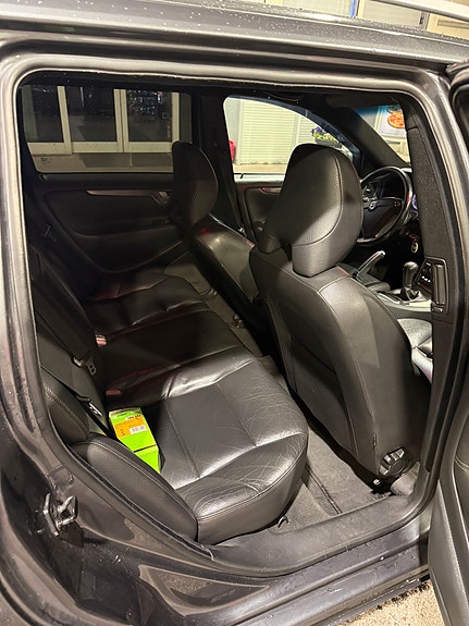 Volvo V70 7 of 8