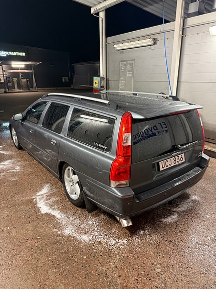 Volvo V70 4 of 8