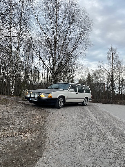 Volvo 940 2 of 4