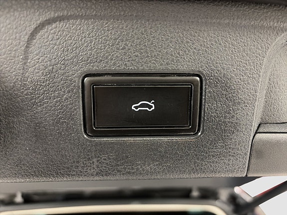 Volkswagen Passat Alltrack 14 of 16