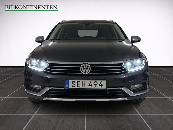 Volkswagen Passat Alltrack 9 of 16