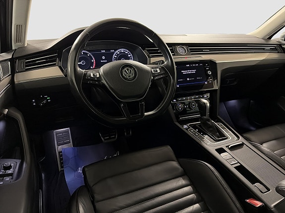Volkswagen Passat Alltrack 12 of 16