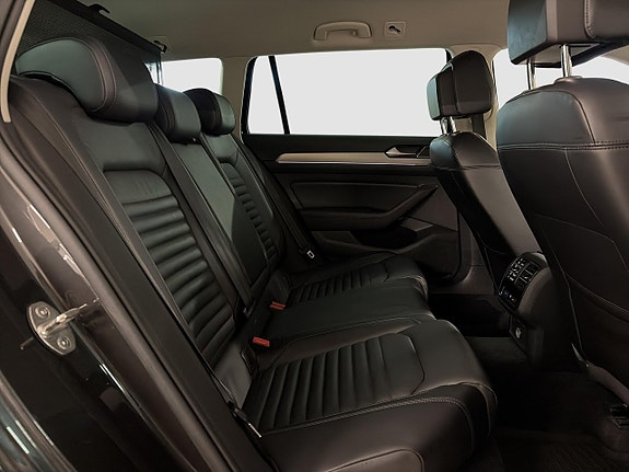 Volkswagen Passat Alltrack 6 of 16