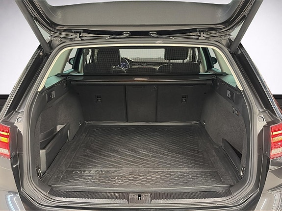 Volkswagen Passat Alltrack 10 of 16