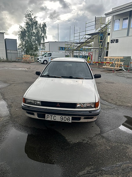 Mitsubishi Lancer 2 of 6