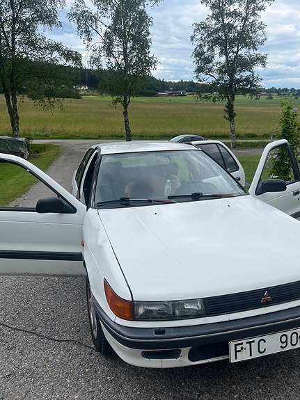 Mitsubishi Lancer 4 of 6