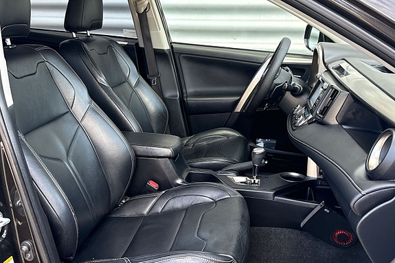 Toyota RAV4 10 of 30