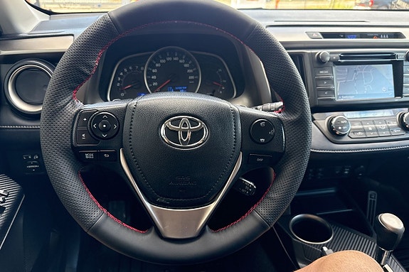 Toyota RAV4 22 of 30
