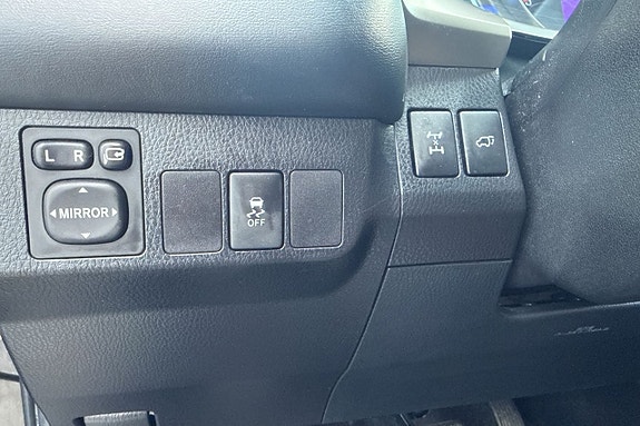Toyota RAV4 28 of 30