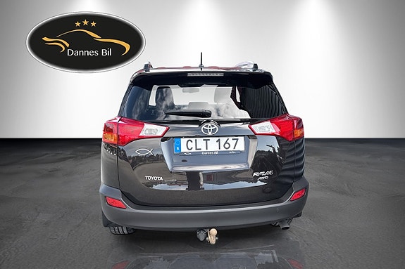 Toyota RAV4 4 of 30