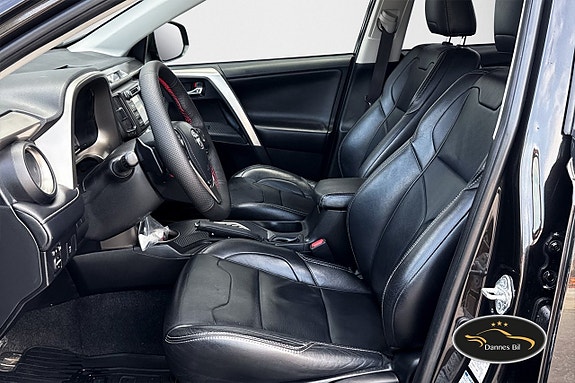 Toyota RAV4 8 of 30