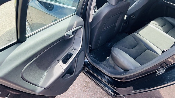 Volvo V60 18 of 24