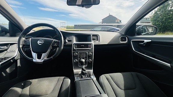 Volvo V60 16 of 24