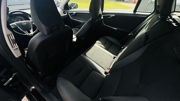 Volvo V60 17 of 24
