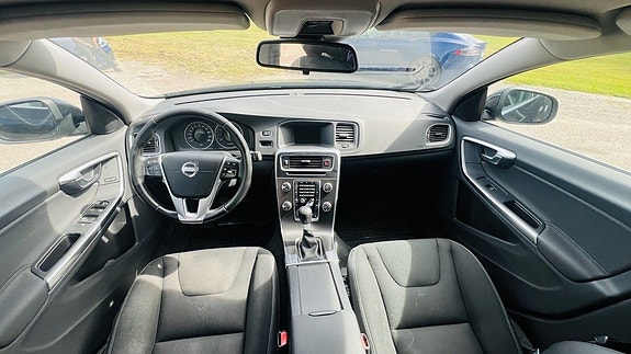 Volvo V60 15 of 24