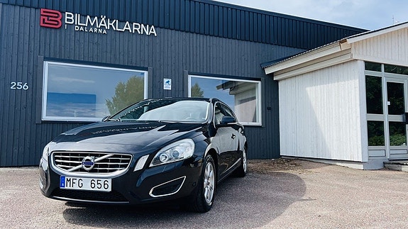 Volvo V60 2 of 24