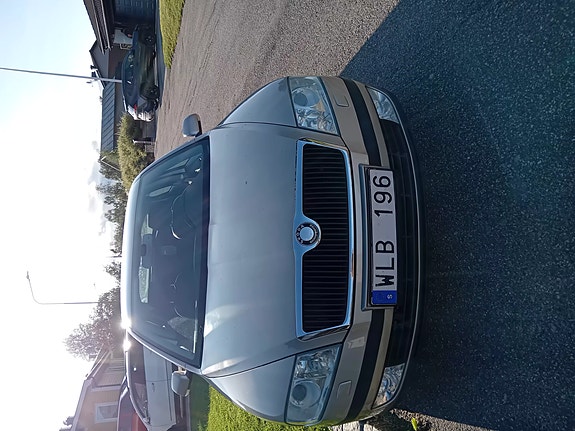 Skoda Octavia 2 of 7