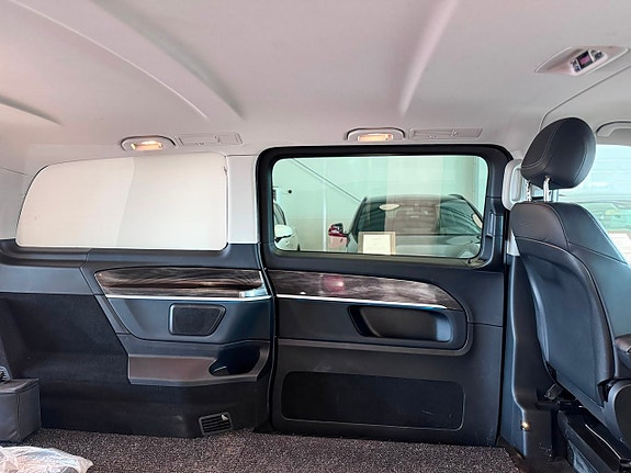 Mercedes-Benz EQV300 10 of 20