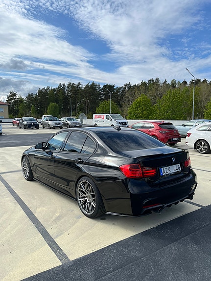 BMW 318d 6 of 11