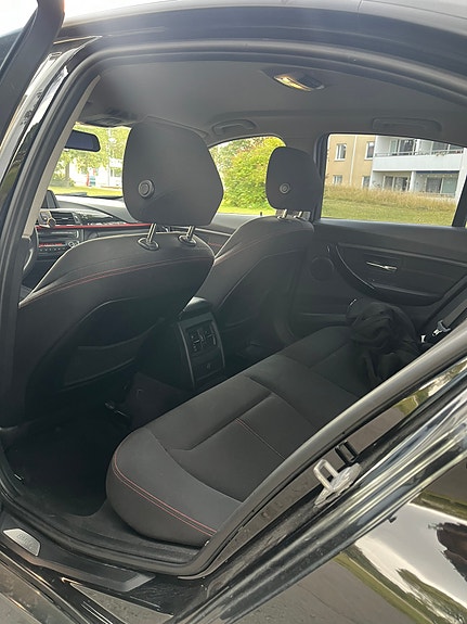 BMW 318d 9 of 9