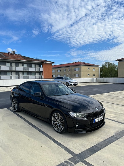 BMW 318d 2 of 11
