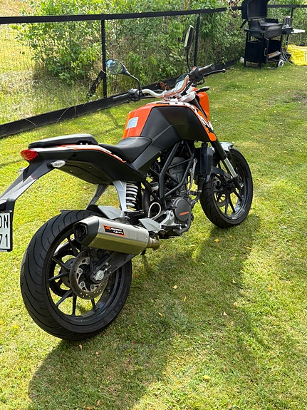 KTM 125 Duke 3 of 8