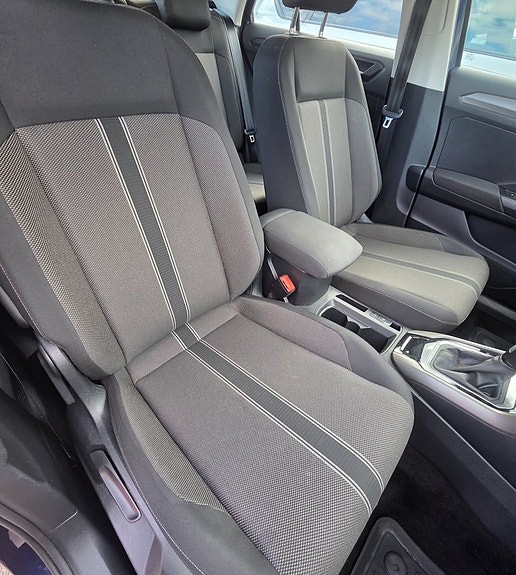 Volkswagen T-Roc 16 of 21