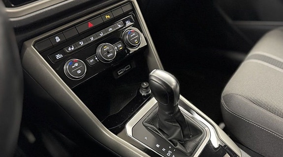Volkswagen T-Roc 8 of 21